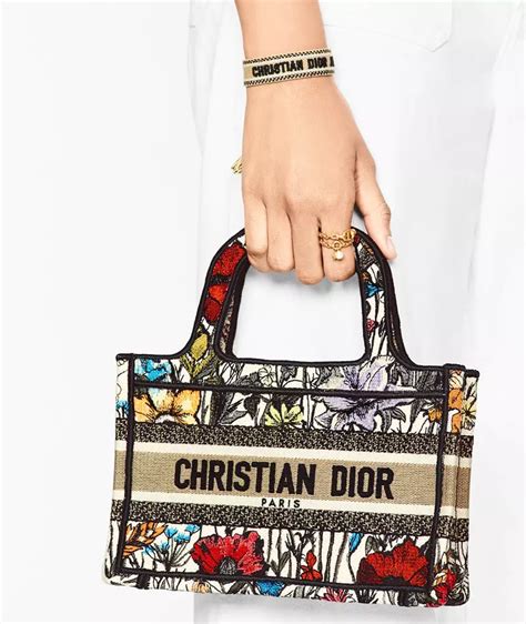 dior gift with purchase pouch|christian dior bags for women.